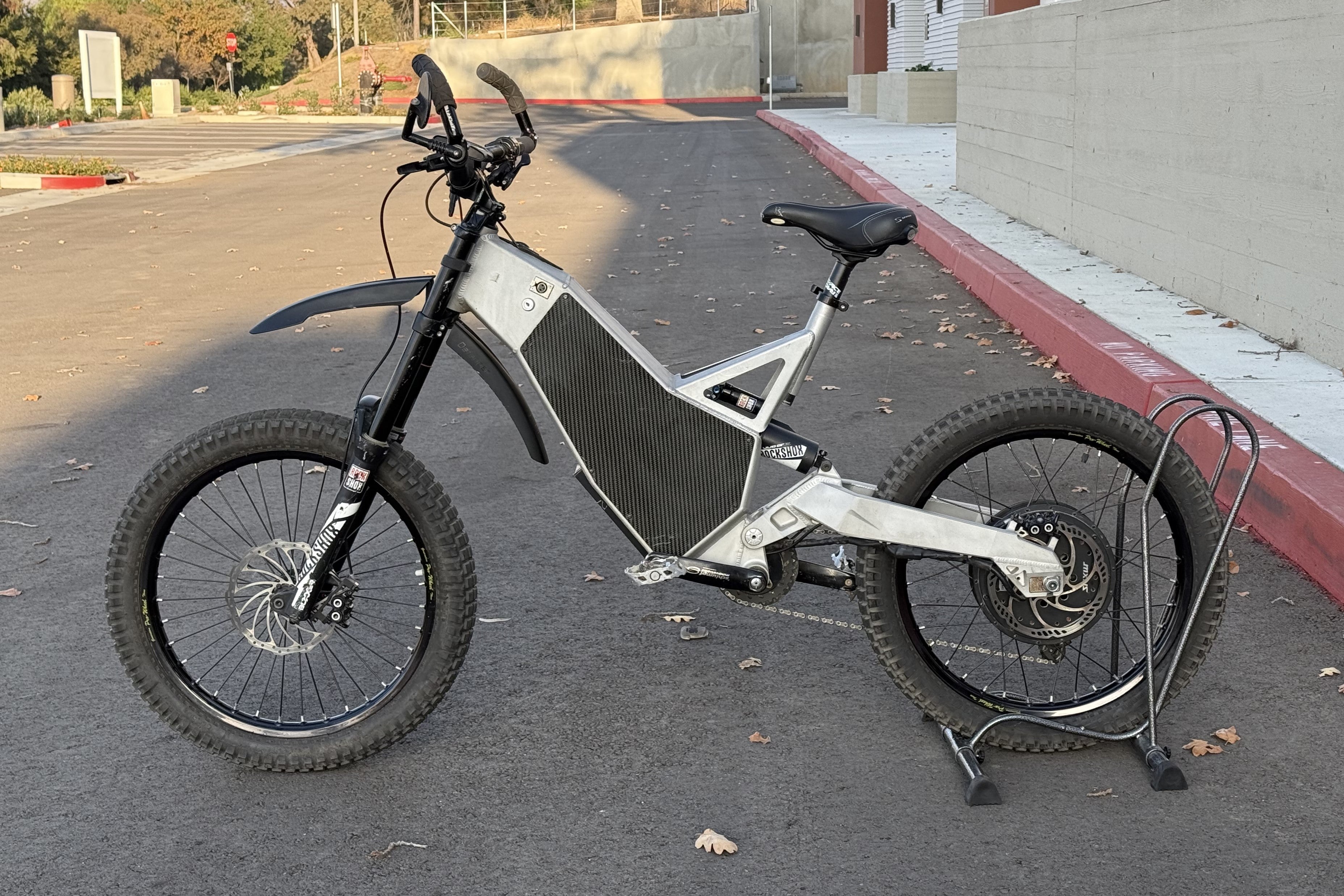 Pre-owned: 6000W Revolution (Upgraded battery, moto-wheels + more)