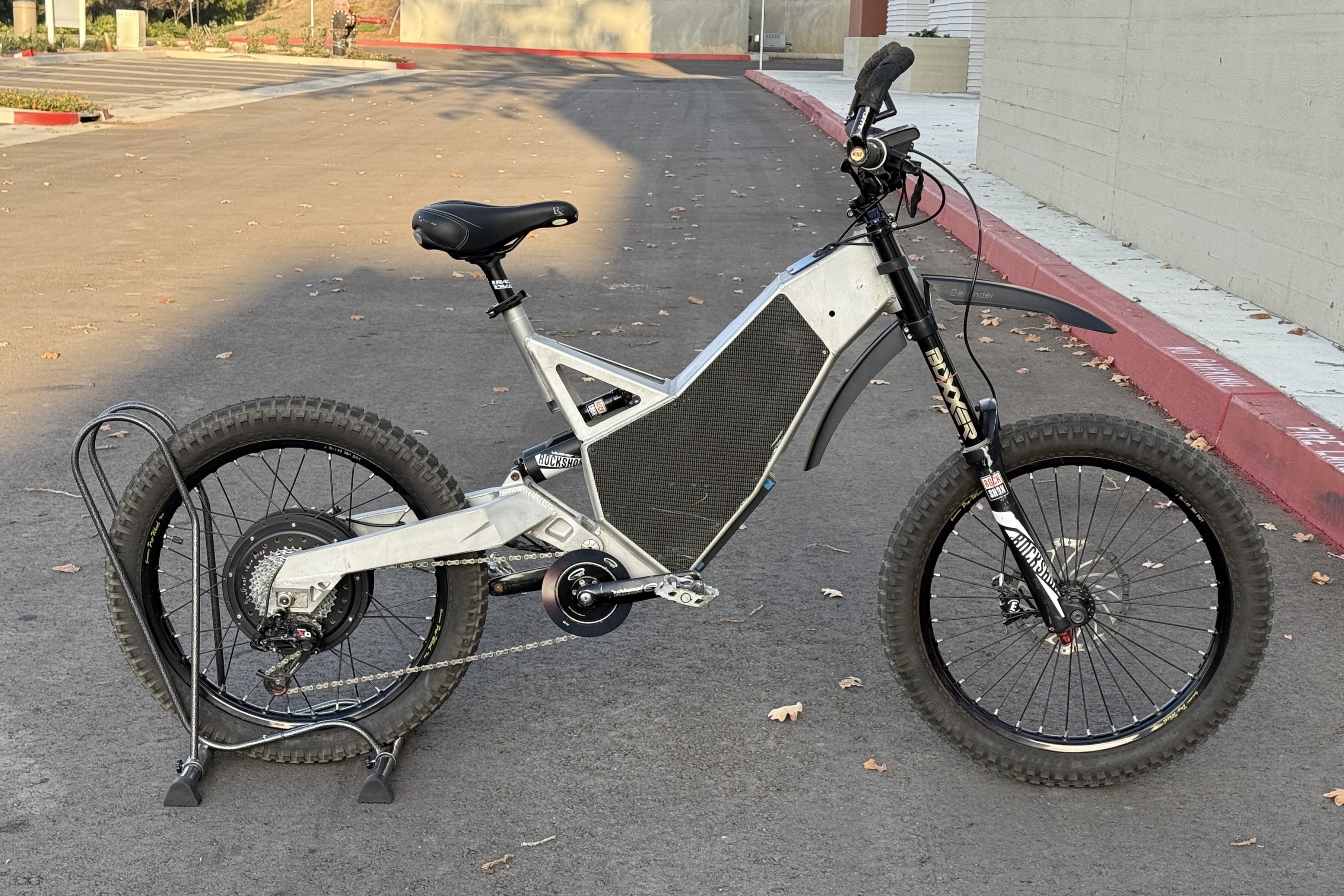 Pre-owned: 6000W Revolution (Upgraded battery, moto-wheels + more)